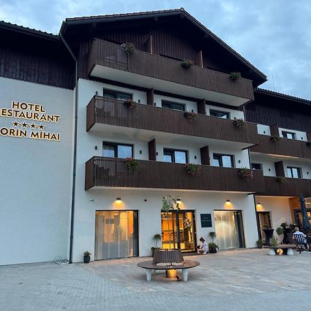 Hotel Sorin Mihai Cristian  Extérieur photo