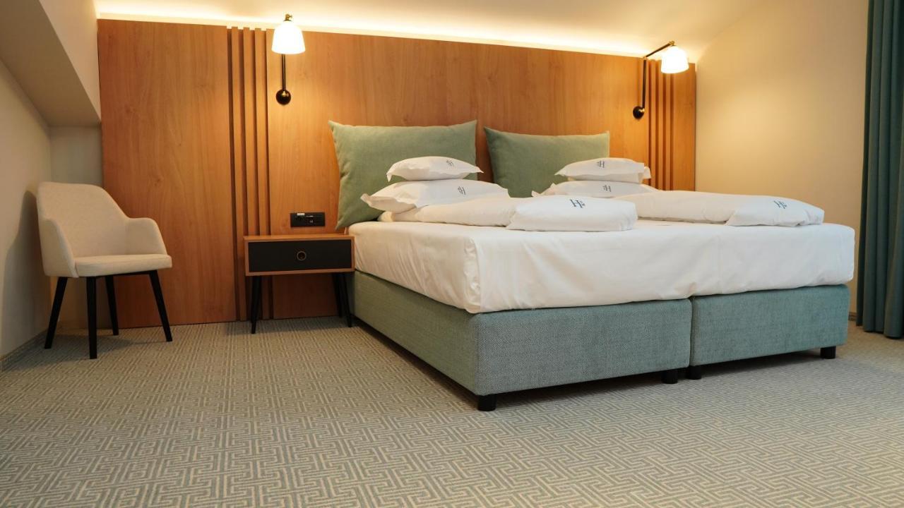 Hotel Sorin Mihai Cristian  Extérieur photo