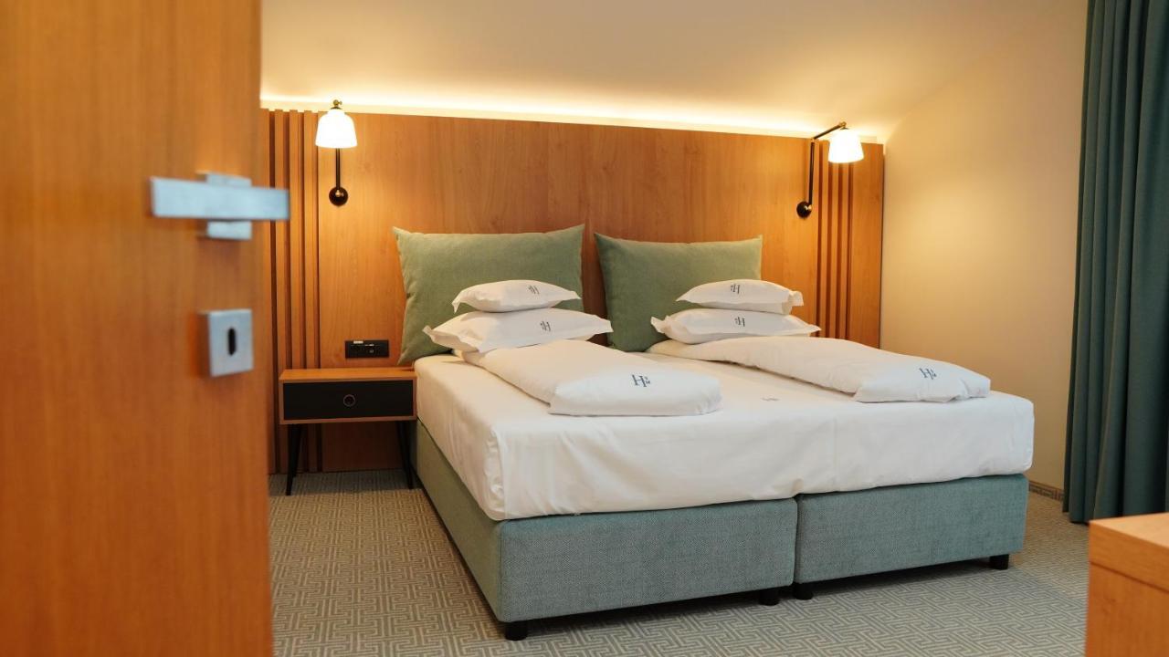 Hotel Sorin Mihai Cristian  Extérieur photo