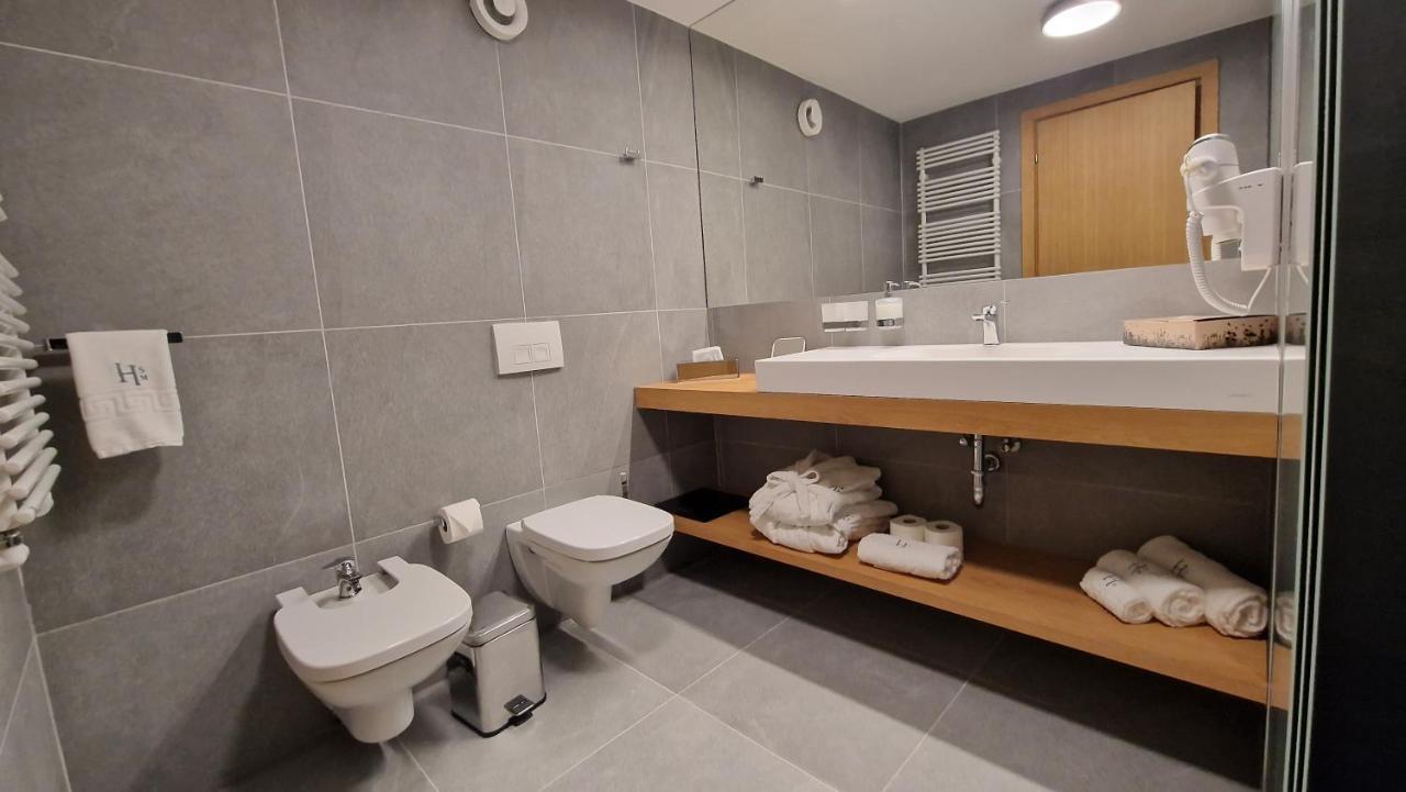Hotel Sorin Mihai Cristian  Extérieur photo