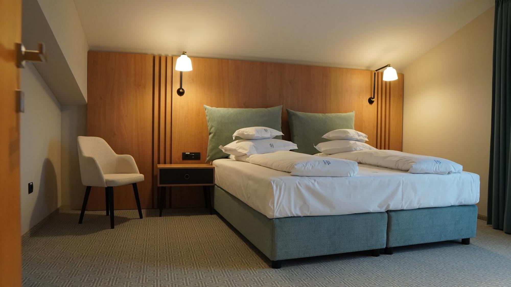 Hotel Sorin Mihai Cristian  Extérieur photo