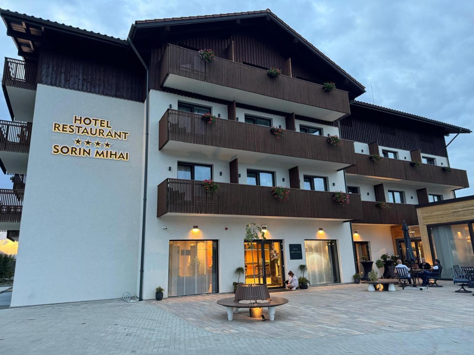 Hotel Sorin Mihai Cristian  Extérieur photo